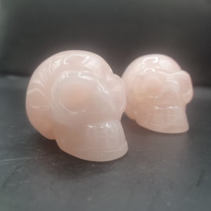 Crystal Skull, Rosenquarz Schädel, Schädel Stein, Schädel Geschenk, Geburtstagsgeschenk für Mama, witchy Geschenk, Geschenk für ihn, Geschenk für sie