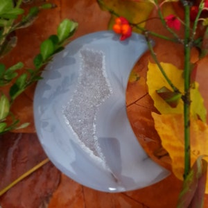 Crystal moon, agate moon, druzy crystal, moon gift, druzy agate, large crystal, witchy gift, gift for her, Gift for him, moon phase