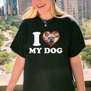 Kocham mojego psa, spersonalizowana koszulka unisex, Kocham moje psy 90s Baby Tee, prezent dla taty psa, prezent dla mamy psa, prezent na dzień ojca, prezent na dzień matki