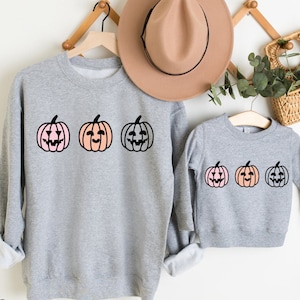 Mama and me Halloween, Spooky Season Mama Sweatshirt, Halloween Mommy and Me Outfits, Halloween Family Matching Sibling