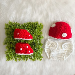 Little Mushroom Outfit , Newborn Photo Prop, infant Crochet Halloween Costume , 3 Piece Outfit, baby outfit props , Hat Diaper Cover Shoes
