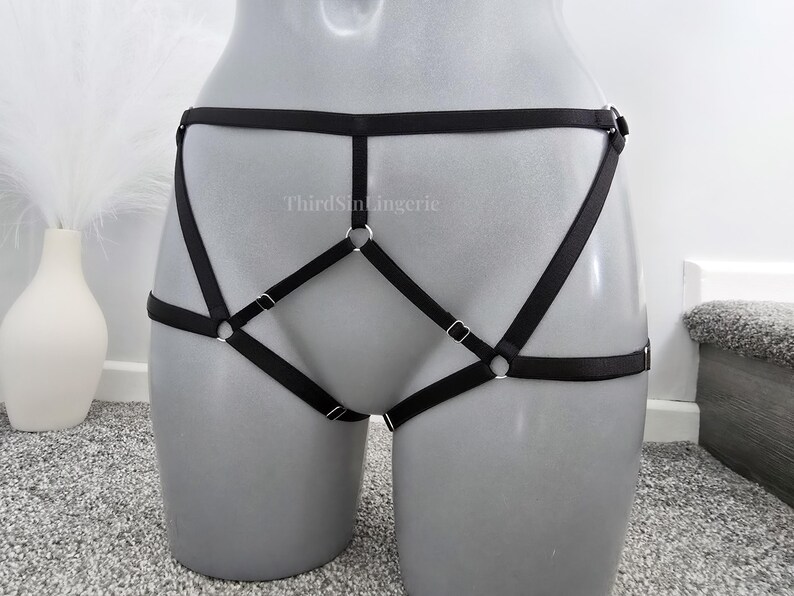 LILITH Crotchless Panties, Satin Lingerie Harness, Plus Size Inclusive afbeelding 8