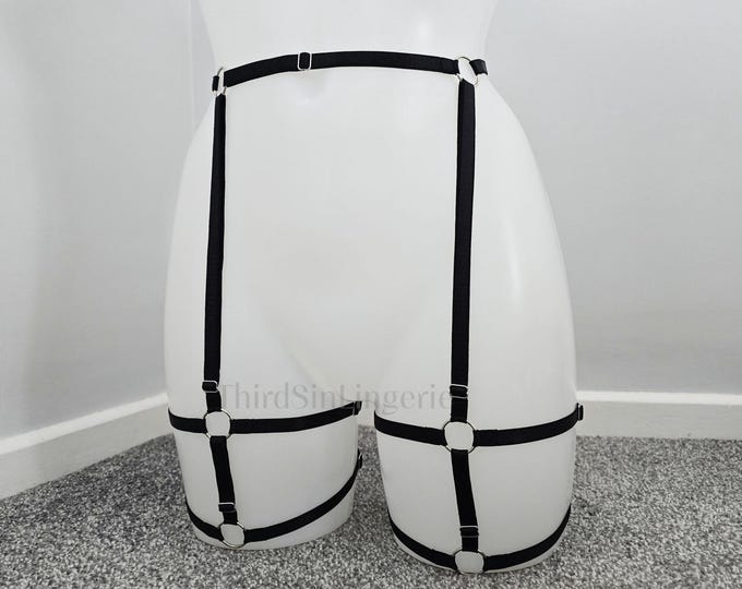 LOVELY | Suspender Belt with Garters, Adjustable Lingerie for Women with Magnetic Clasps, Plus Size Inclusive