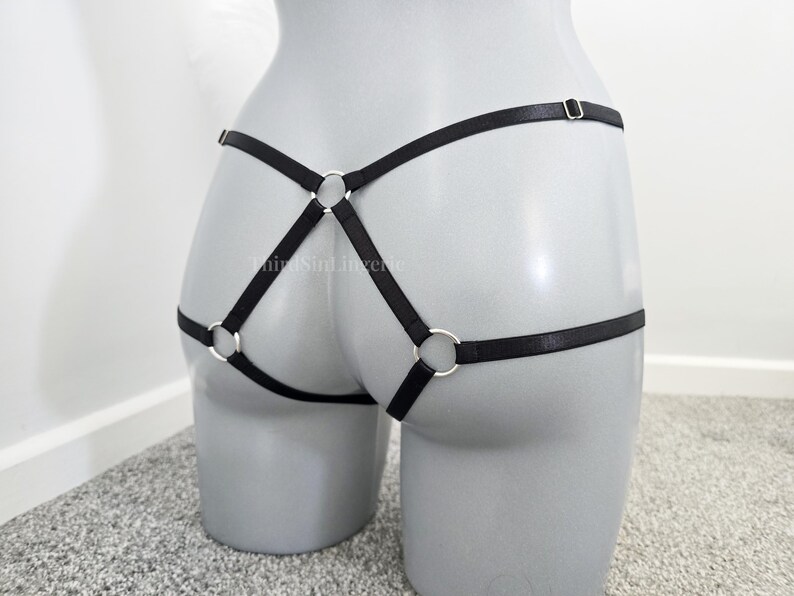 LILITH Crotchless Panties, Satin Lingerie Harness, Plus Size Inclusive afbeelding 2