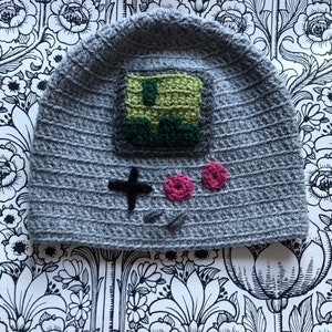 Tetris! Spiel Junge! Ich musste einfach eine Mütze für all die Retro-Gamer da draußen mit dieser Nintendo inspirierten Mütze machen. In weicher Wolle gehäkelt.