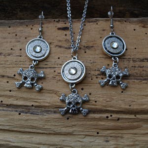 Colar Bala Feito à Mão e Brincos com Esqueleto com Pingentes de Strass e 45 Balas Automáticas. Cristais Swarovski opcionais S675