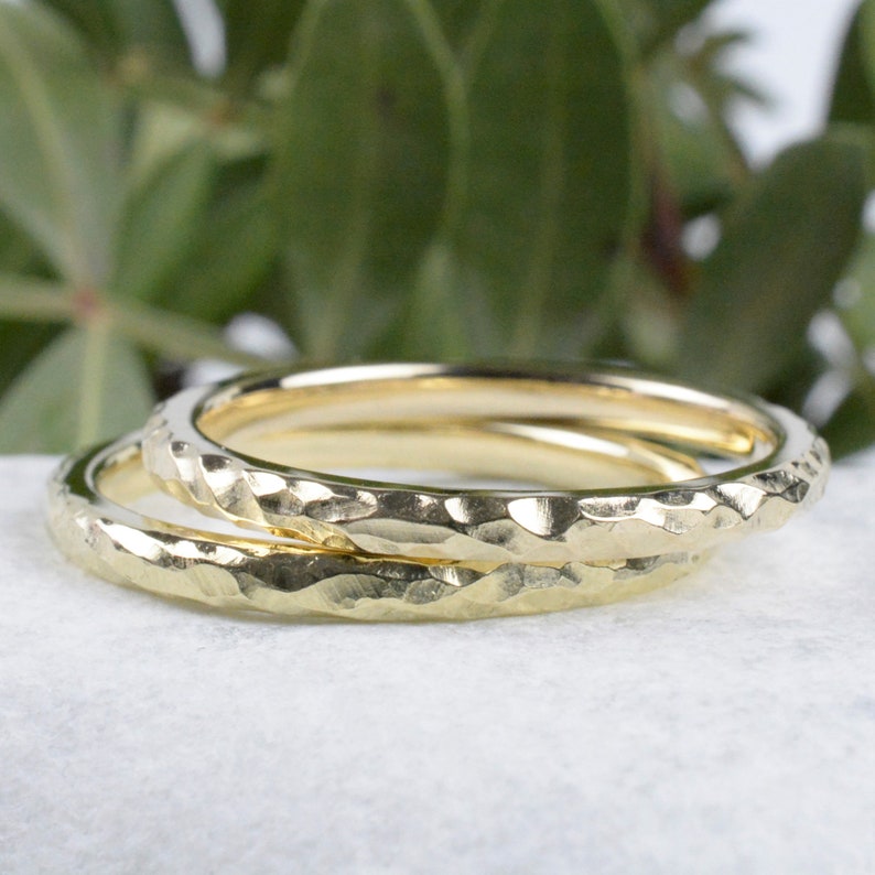 Anillos de boda/anillos de boda hechos de 8 kt. oro amarillo con estructura 2 mm de ancho Los anillos de socios fallaron imagen 3