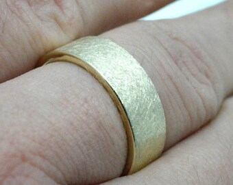 Bandring aus 8 kt Gelbgold | 6 mm breit | Eismatt | Kostenlose Gravur personalisiert