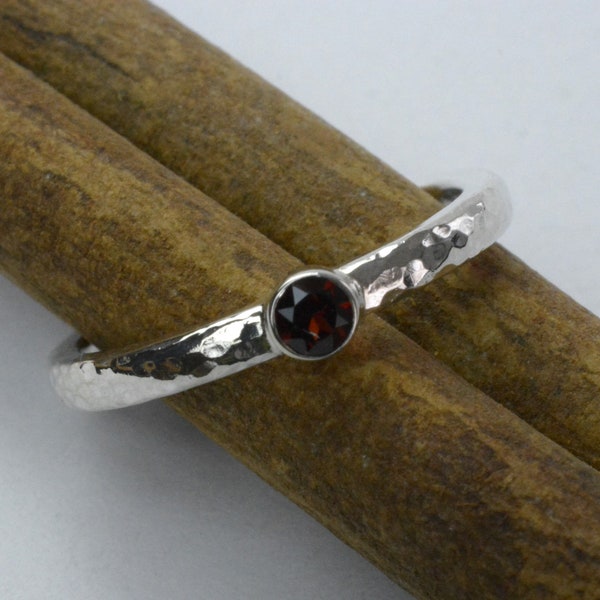 Ladies ring with garnet made of silver | Silver ring with gem | Christmas gift handmade Valentine's Day gift