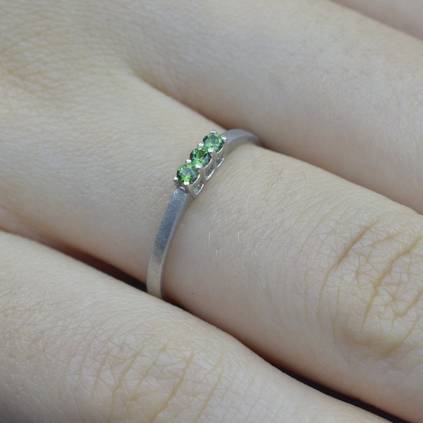 Bague en argent avec topaze verte | bague de fiançailles | Bague solitaire en argent faite à la main Cadeau combinable