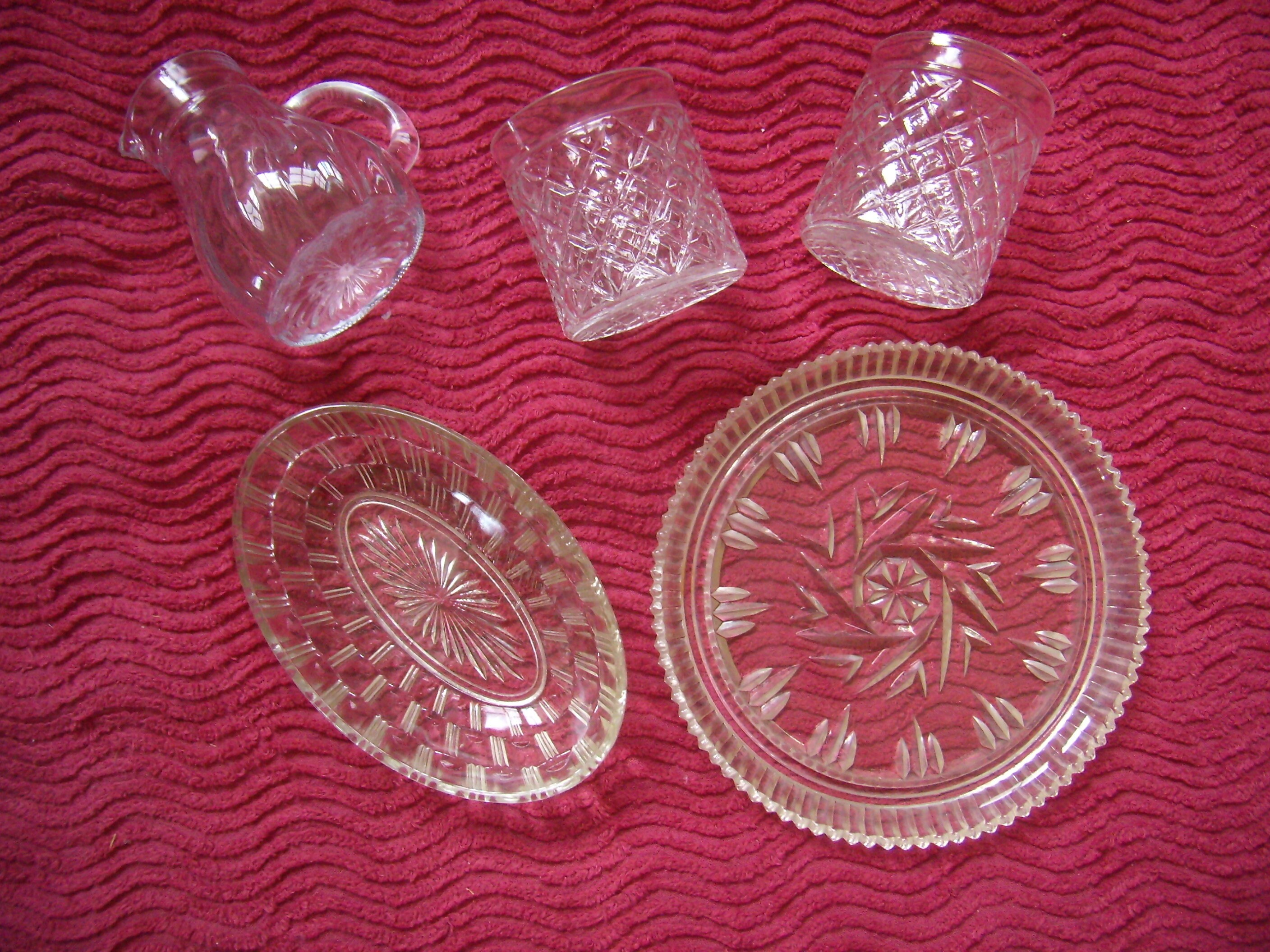 Lot Vaisselle Dépareillée, en Verre Pressé, Assiette, Ravier, Carafon, 2 Verres, Vintage Français, C