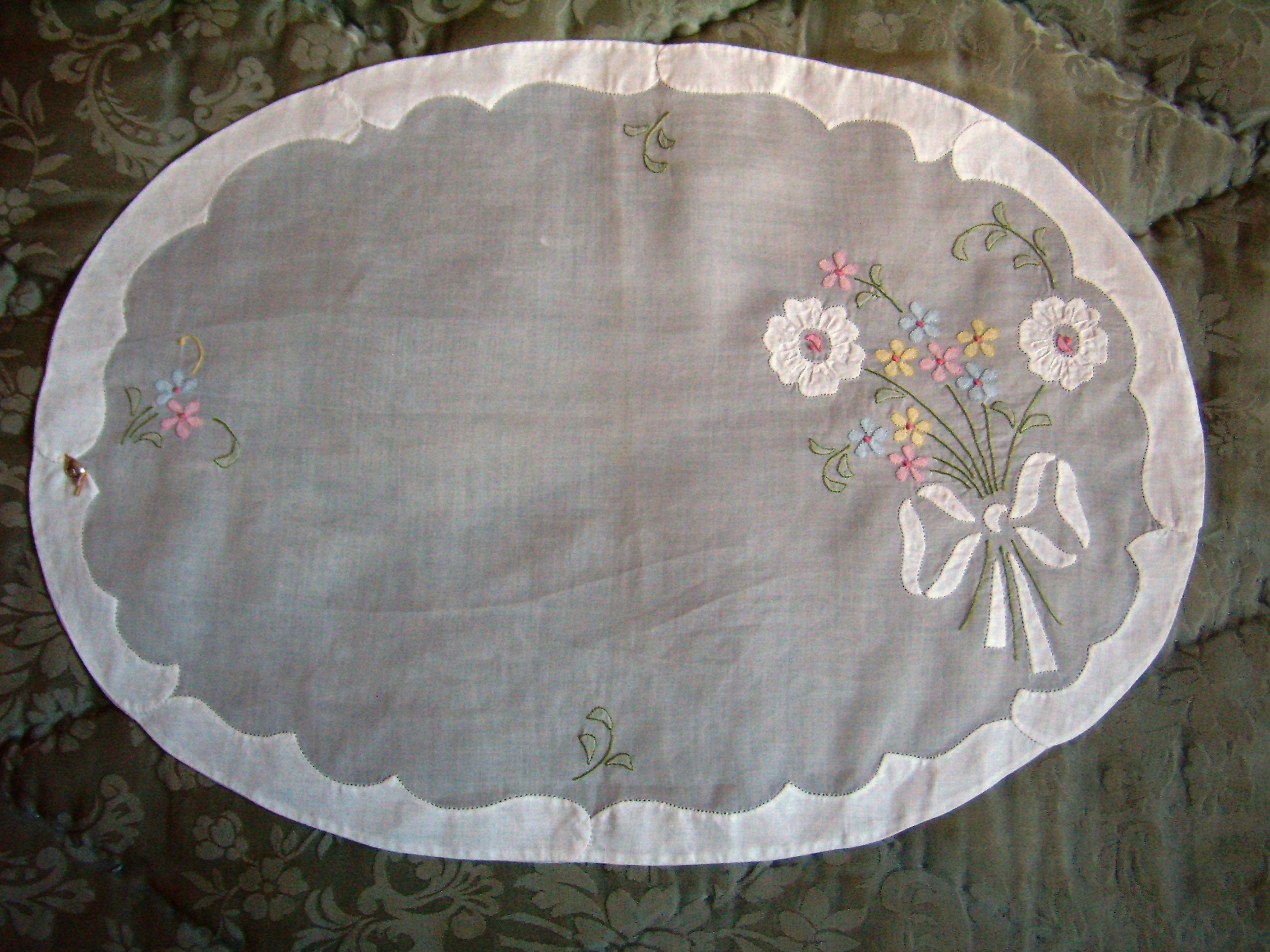 Grand Napperon Ovale Tulle Antique, Brodé Main, Vintage Français