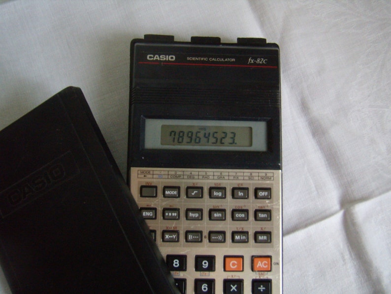 Casio Fx 82 C Calculator Calculator Pocket Calculator Vintage Calculator Collection 1980 S Made In Japan - 