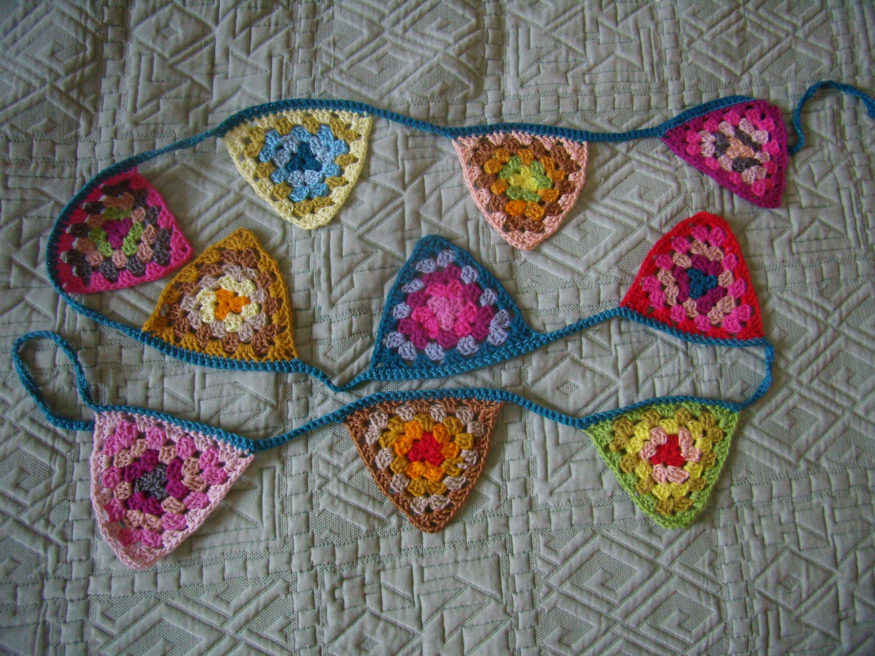 Guirlande de 10 Fanions, Boho, Triangles Crochetés, Coton/Acrylique, Chambre d'enfants