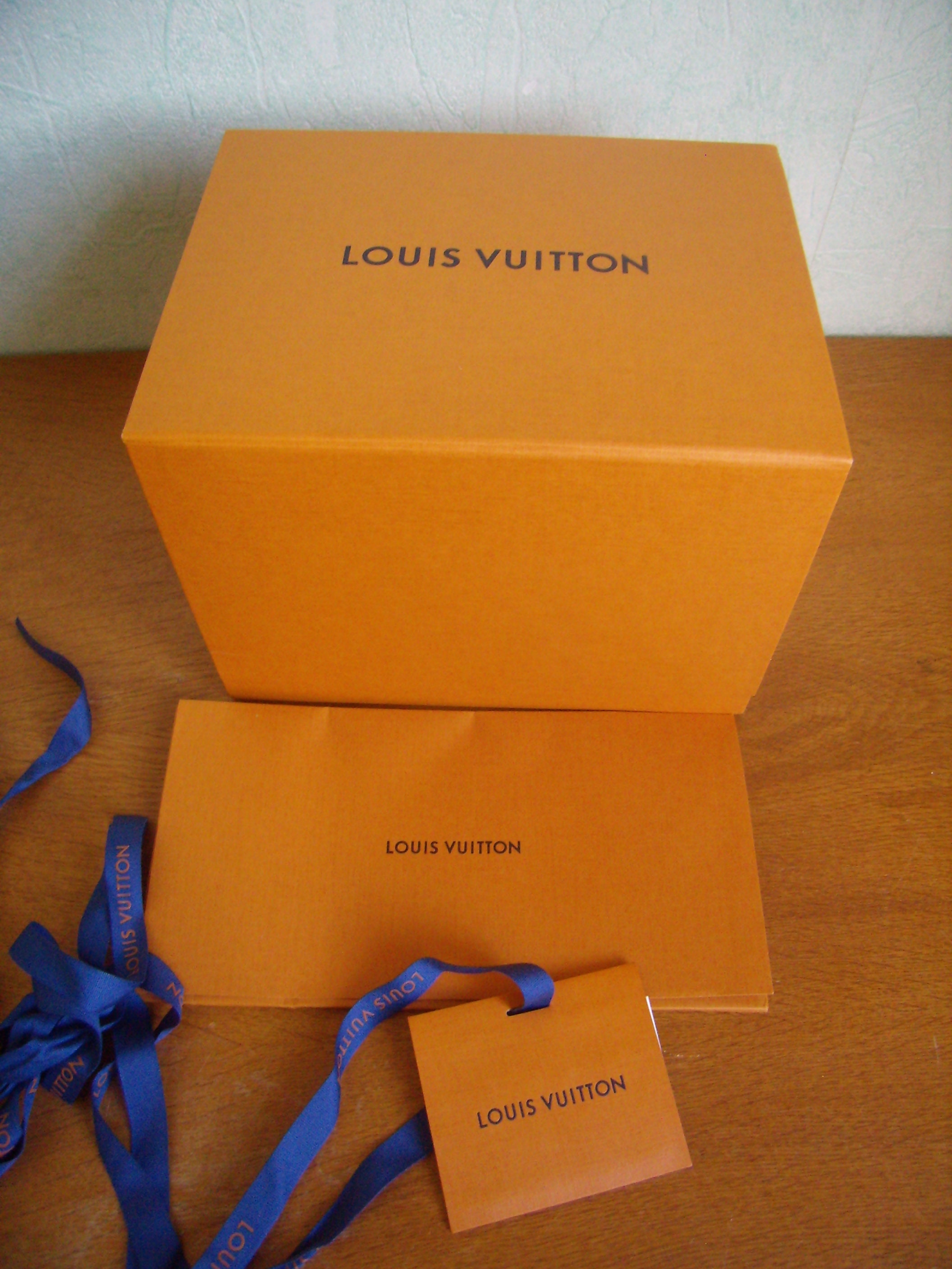 Authentic LOUIS VUITTON Empty Gift Box, Bag, Ribbon And Envelope W
