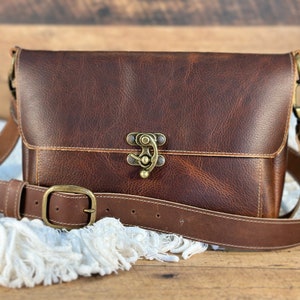 Sac à bandoulière en cuir de taille moyenne | Cuir Kodiak marron