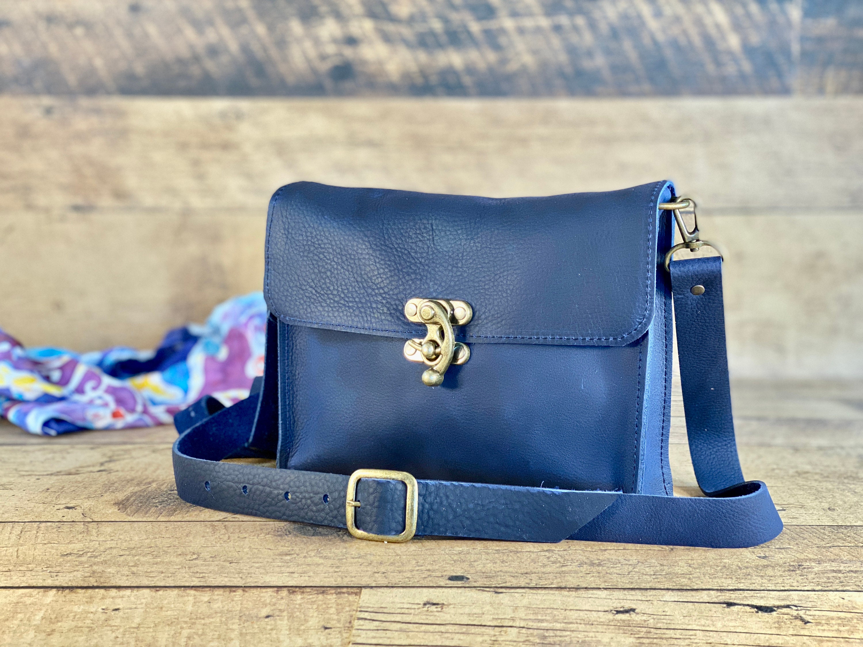 Navy clearance blue purses
