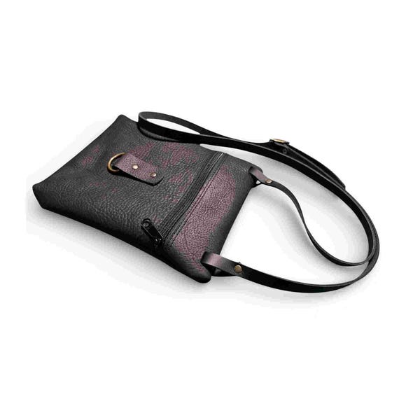 Small Zippered Crossbody | Black Kodiak Leather