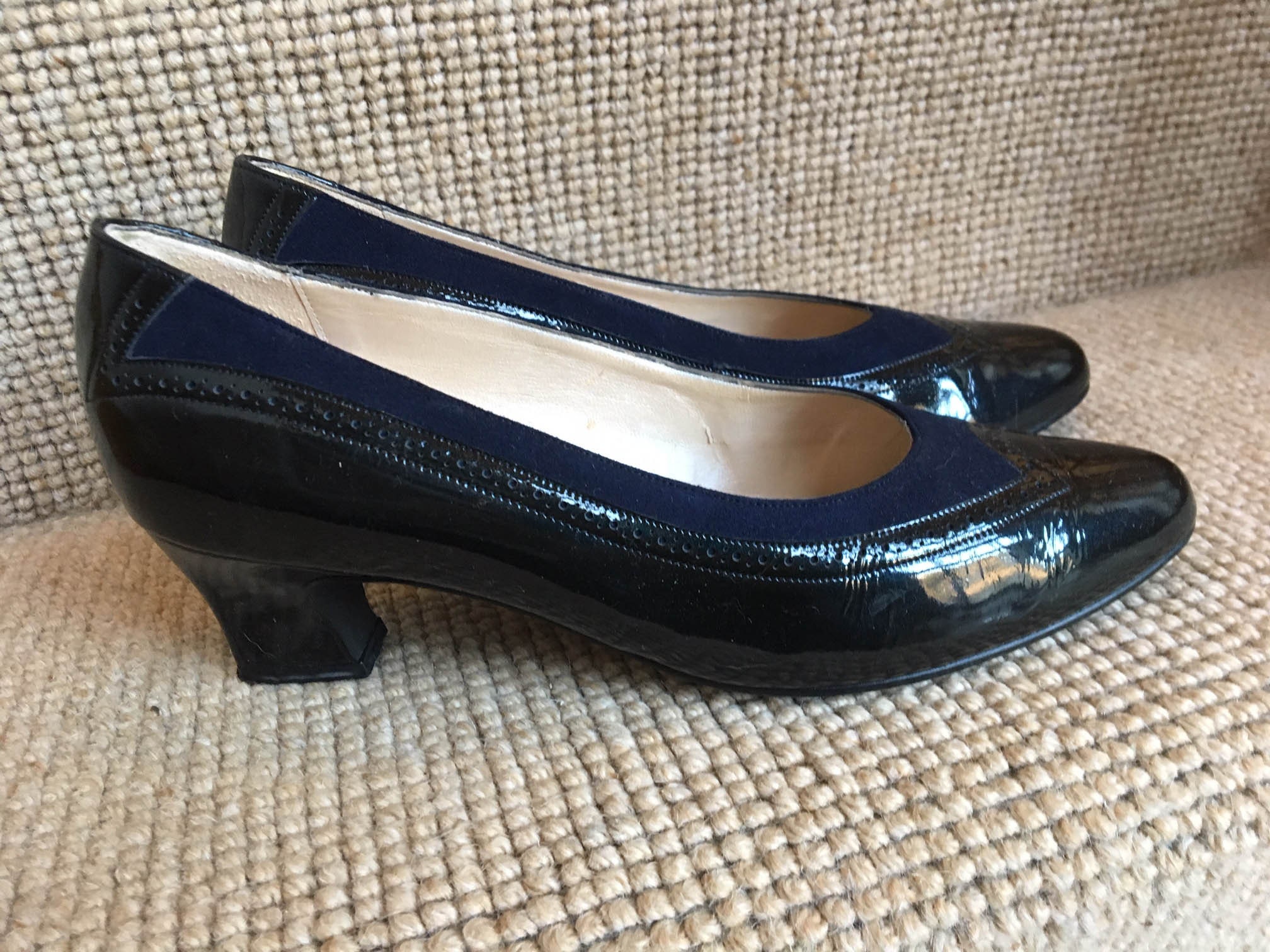 Details about Ladies Van Dal Court Shoes In Navy Blue Leather 'Chicago' Details about Ladies Van Dal Court Shoes In Navy Blue Leather 'Chicago'