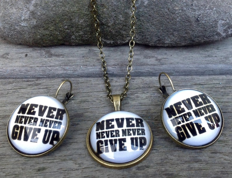 Necklace and Earrings 2.5cm diameter Glass Cabochon Womens jewelry Never Never Give Up Jewellery Set