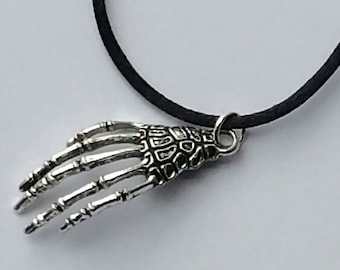 Skeleton Hand Pendant Necklace, Anatomical Hand Pendant Necklace, Gothic Skeleton Jewelry, Halloween Jewelry, Costume Jewelry, Bones Pendant