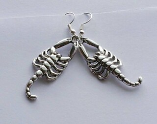 Orecchini Pendenti Gotici A Forma Di Scorpione - Oro Con Zirconia - Gioielli Animalier Donna