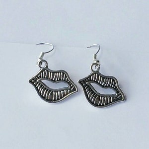 Lips Earrings, Kiss Earrings, Smooches Earrings, Lips Dangle Earrings, Summer Jewelry, Statement Jewelry, Mouth Earrings, Lip Charms, Muah