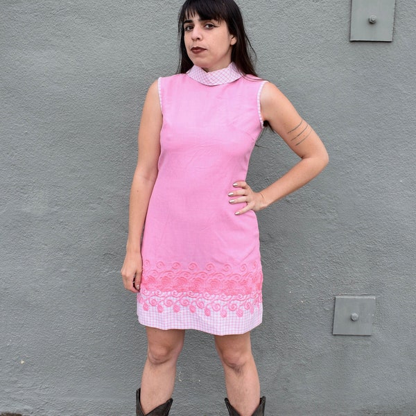 Vintage Pink Lace  60's 70s Mod / Gogo Sleeveless Shift Dress  S S/M