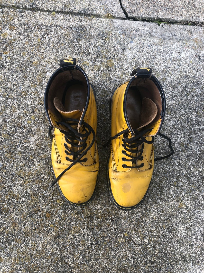 Vintage 80s 90's Yellow Dr. Martens Rare Punk Boots Made In England US8 UK 6 image 4