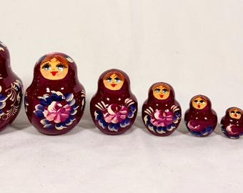 9 pcs. Russian Nesting Doll
