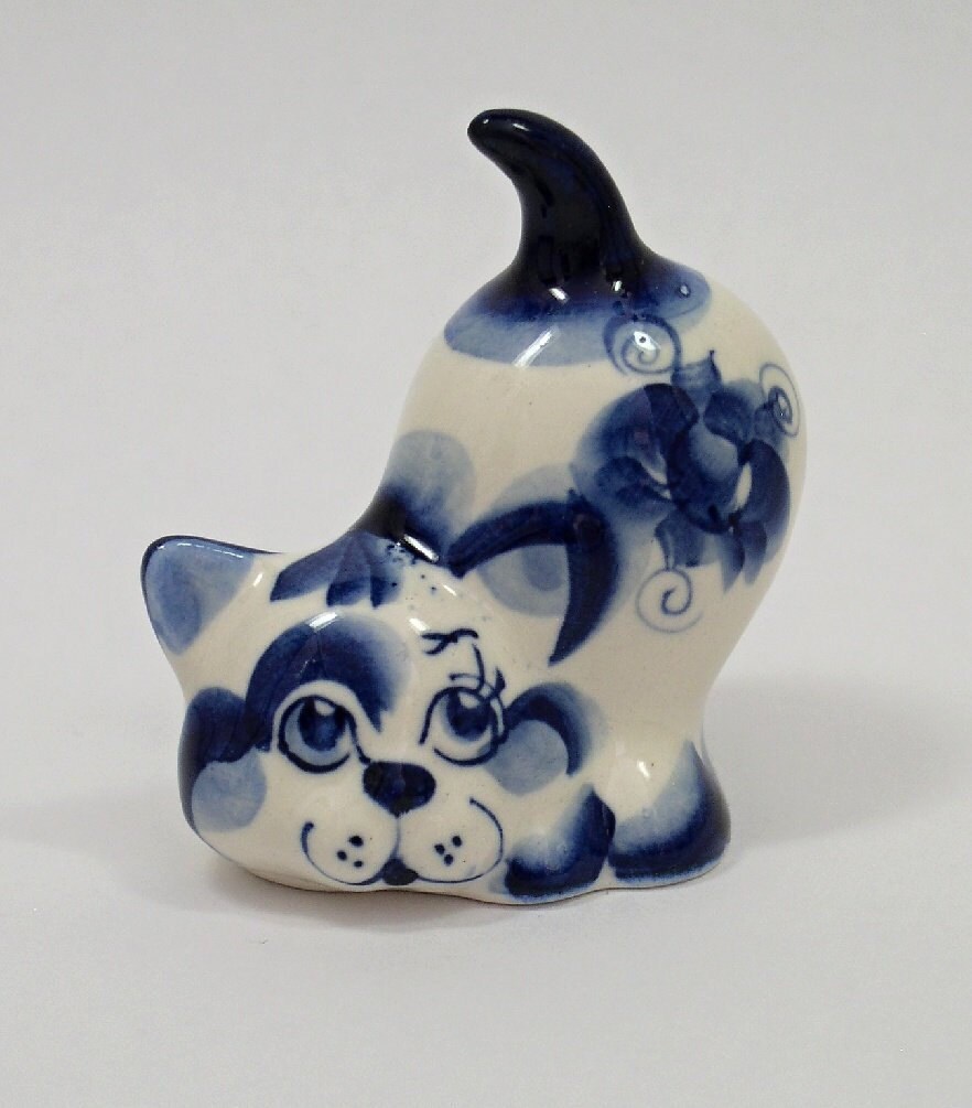 RUSSIAN GZHEL PORCELAIN FIGURINE COW #0215