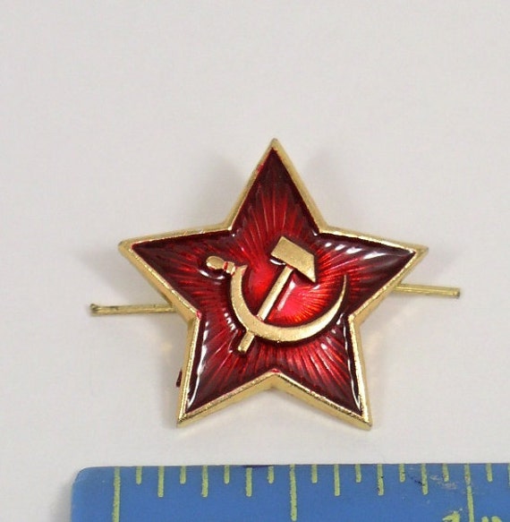 Soviet USSR Red Star with Hammer and Sickle BADGE 