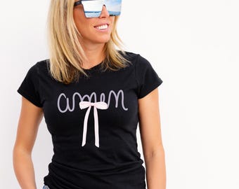 Diseño de lazo Coquette Amen: PNG cursiva femenina (descarga digital)