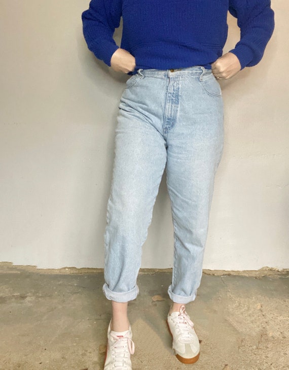 Vintage High Rise Mom Jeans - 90s Mom Jeans Light
