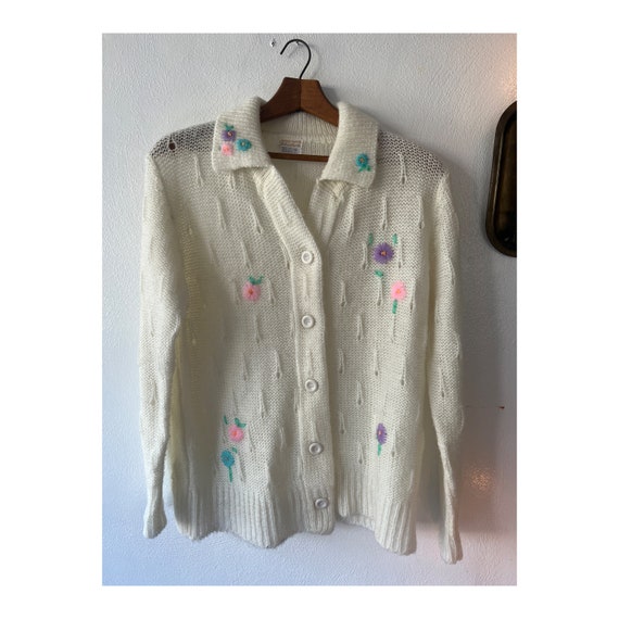 Vintage embroidered cardigan sweater - Floral cardigan - floral embroidery- Collared Sweater