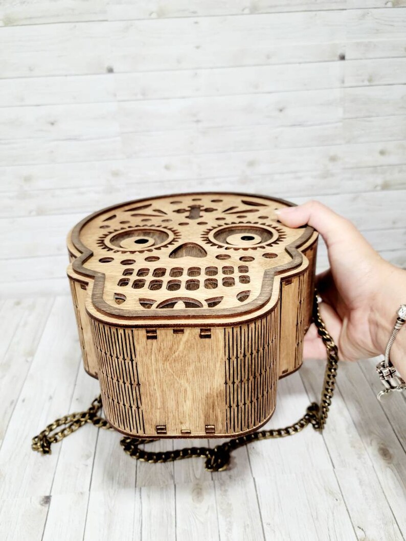 Skull Embrace Embossed Purse (AS) 18.5cm main image 1