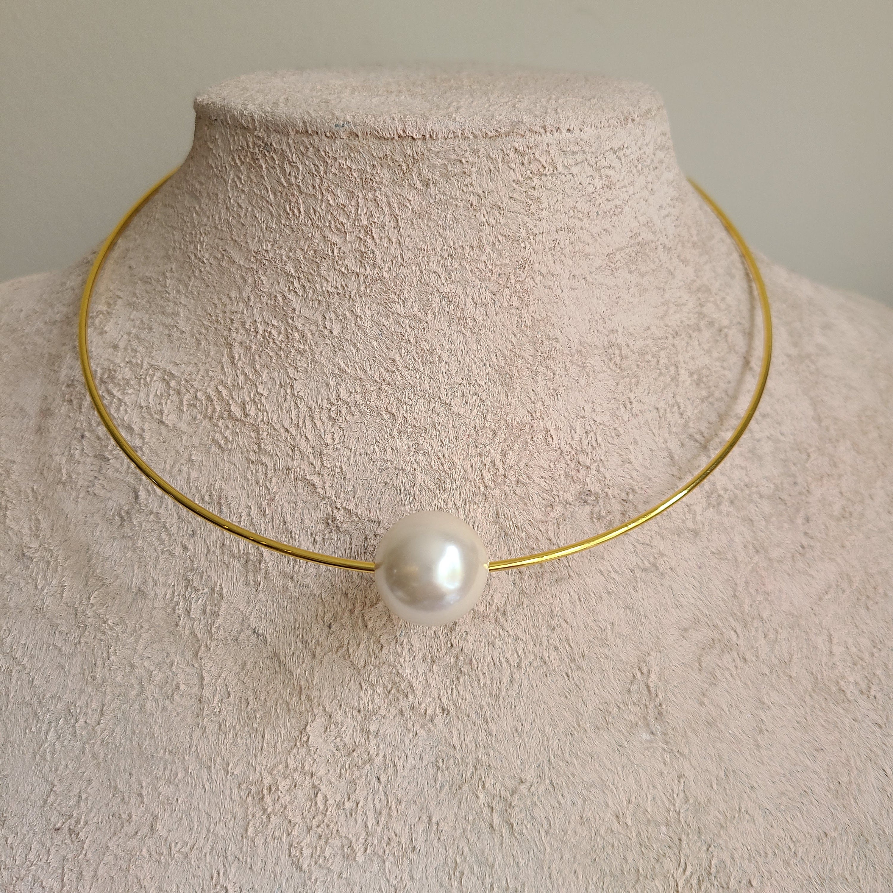 Wirework Pearl and Mother of Pearl Flower Choker Necklace