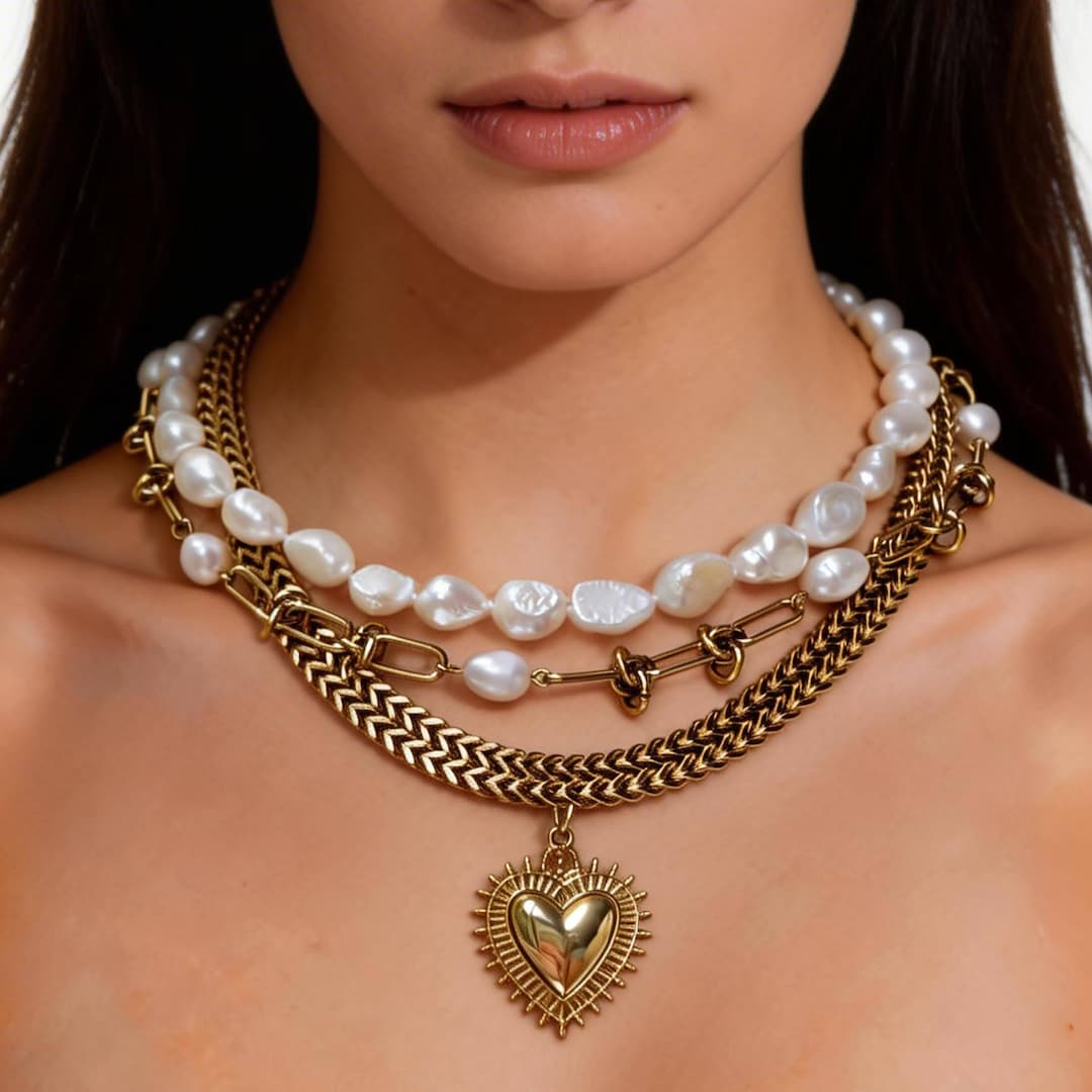 Allereya Collana Rotonda di Perle Simulate Bianche Collana con Medaglione Cuore d'Amore Collana con Girocollo di Perle Dorate Collana con Catena a T con Barra a Toggle Gioielli per Donne e Ragazze