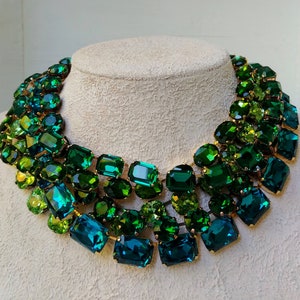 Austrian crystal necklace,old mine cut emerald riviere,peridot cushion cut collet,Georgian Paste,oval green necklace, green zircon jewelry