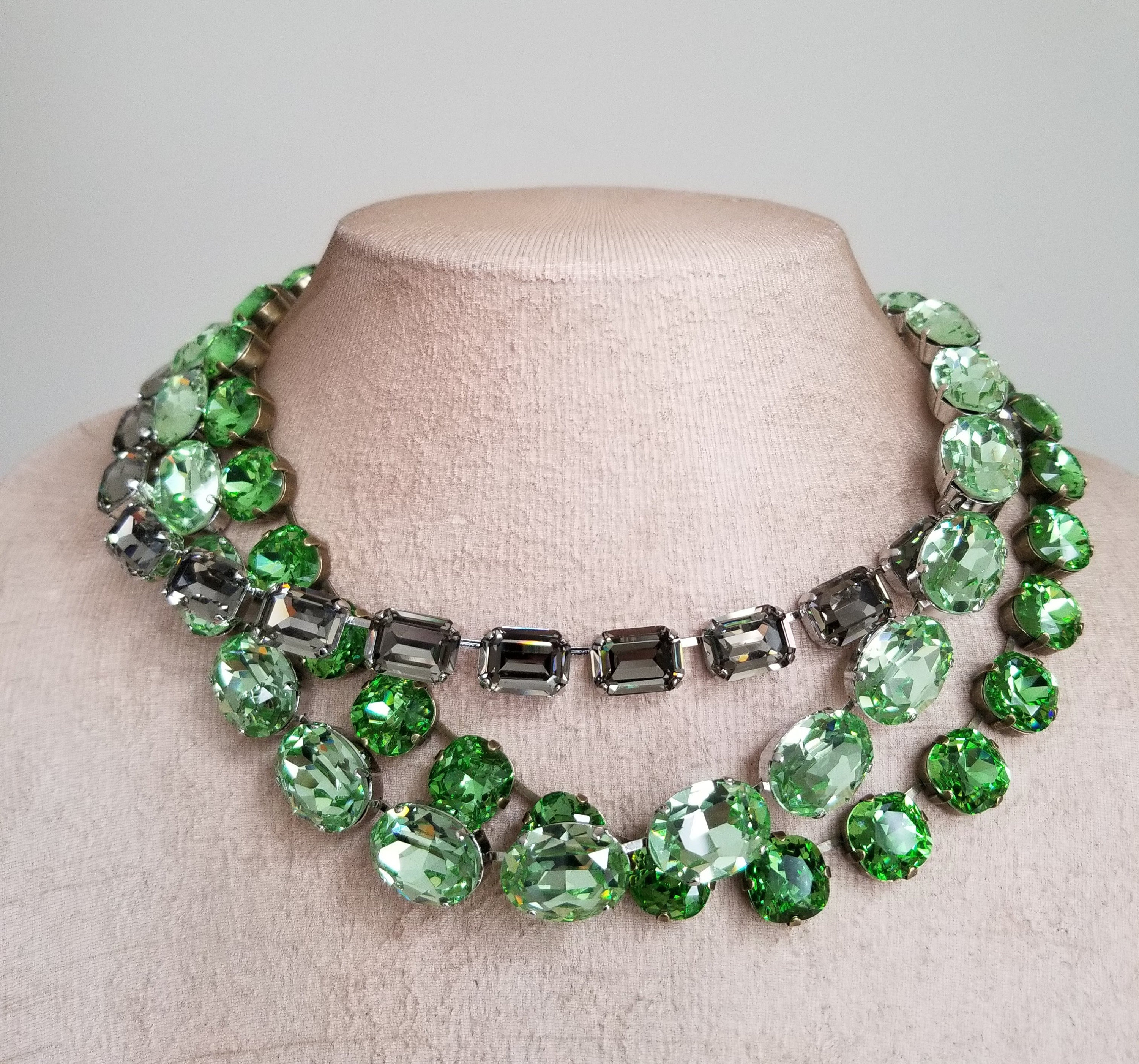 Anna Wintour Halskette Peridot Halskette im Kissenschliff