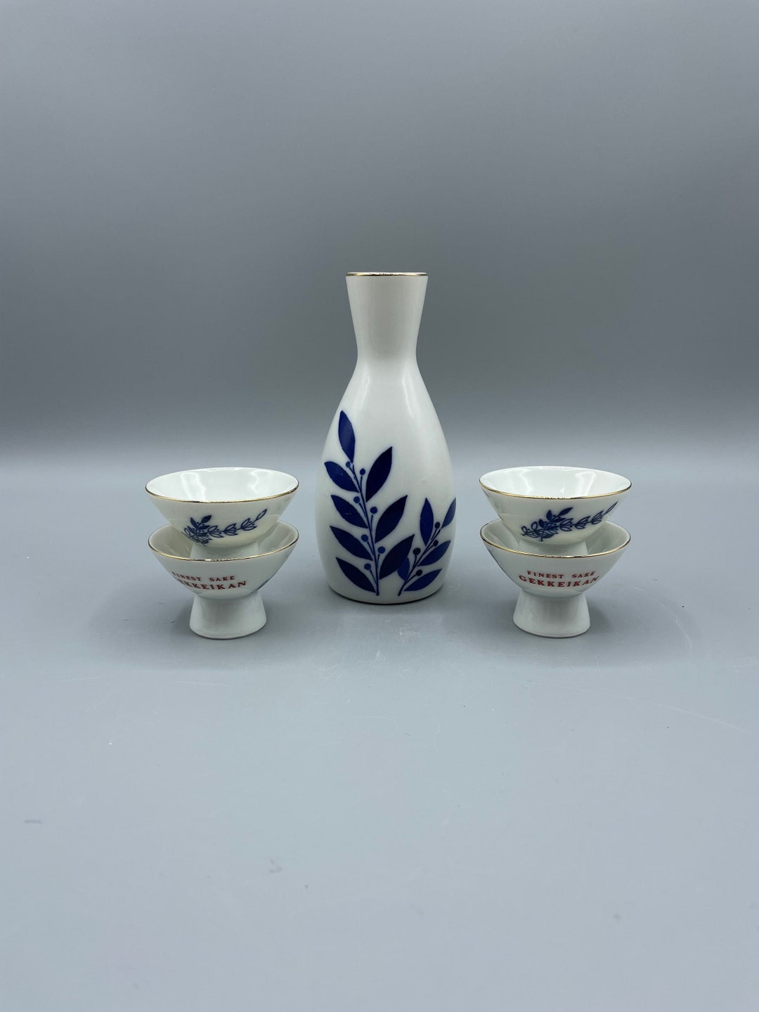 Gekkeikan Japan Sake Set Sake Cups and Decanter With 4 Sake Cups
