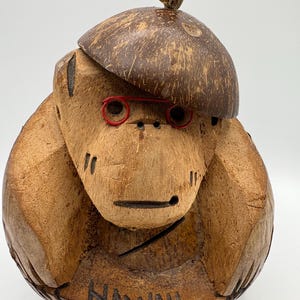 Carved Coconut Head Bank Hawaii Vintage Kitschy Tiki Bar Polynesian Party Home Garden Mancave Decor Monkey Head Yard Art Novelty Gag Gift