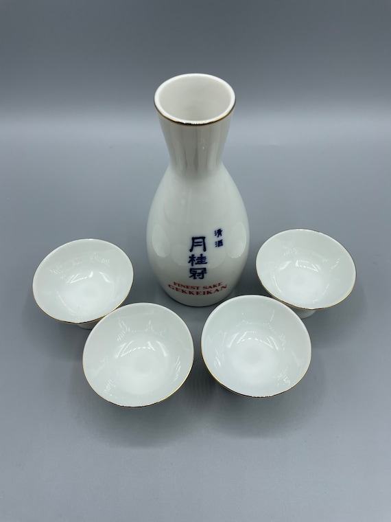 Vintage Gekkeikan Sake Set, Ceramic Tokkuri Bottle & Cups, Blue