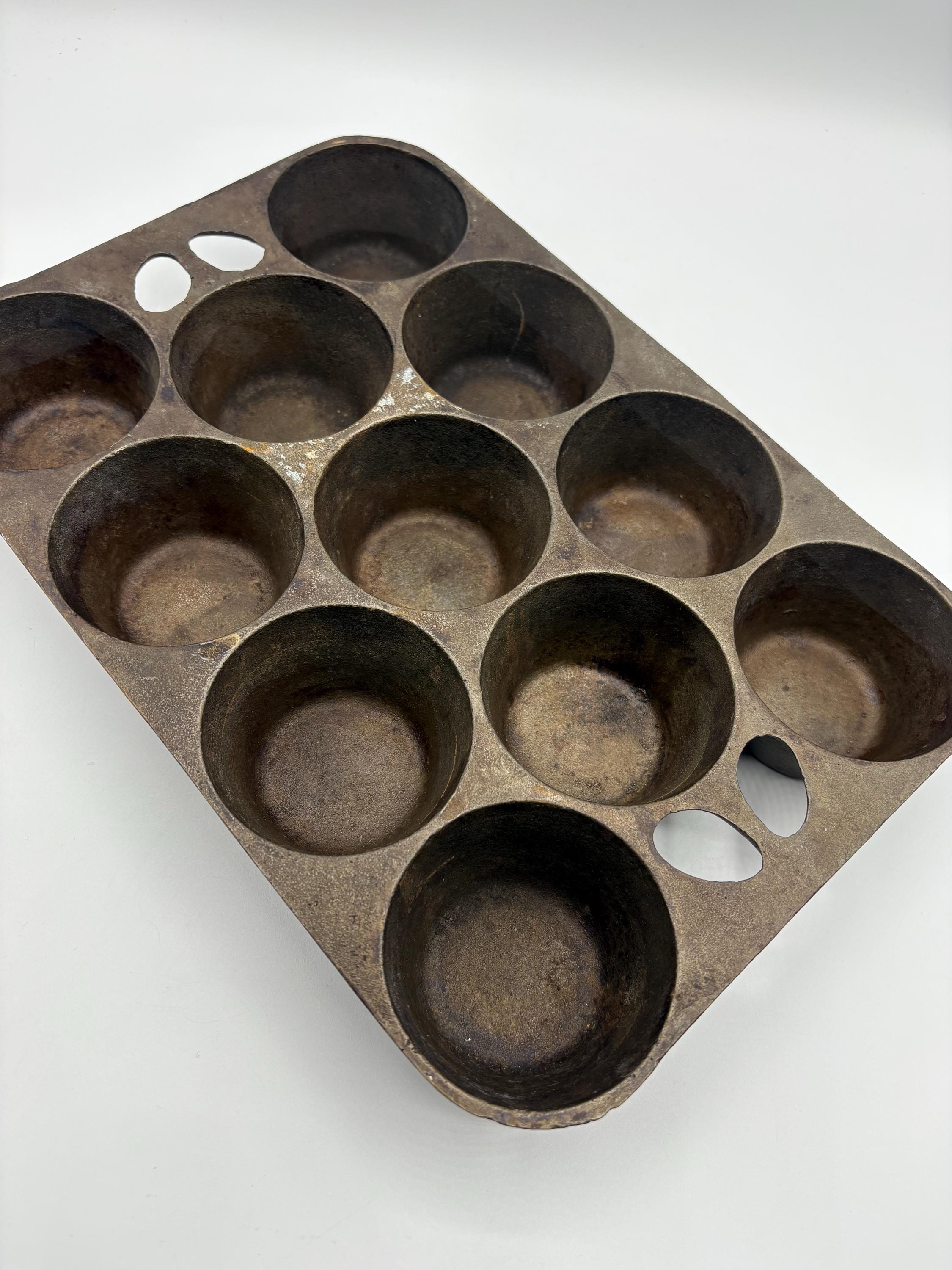 Vintage Griswold Cast Iron Muffin Pan, 11 Cup Baking Tray, Made in USA ...