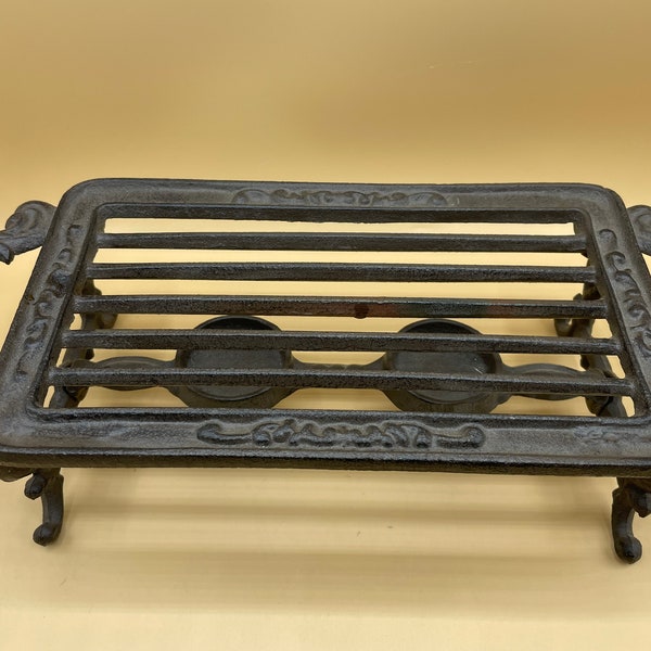 Antique Cast Iron Food Warmer Vintage Serving Grate Warming Tray Chafing Dish Rack Stand with Candle Holders To Heat Food Service Buffet