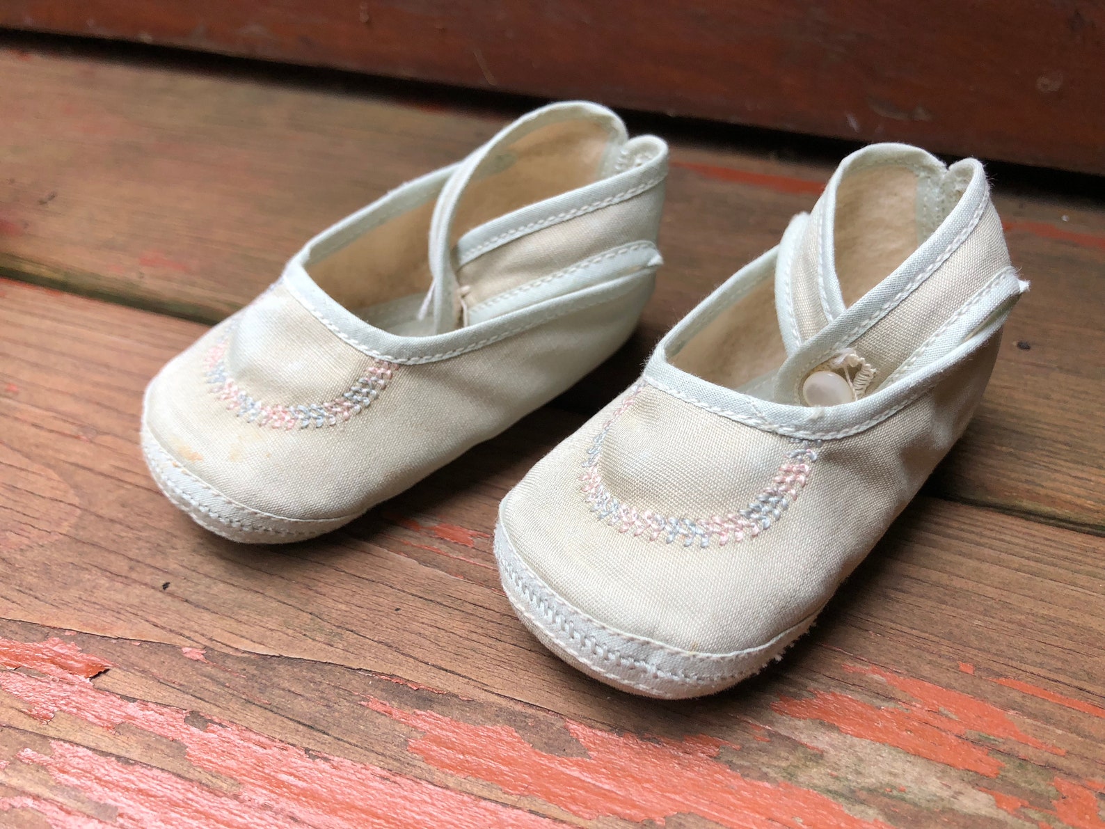 vintage baby booties crib shoes mrs day's ideal baby shoe cotton ballet baby slippers mid century antique vintage nursery de