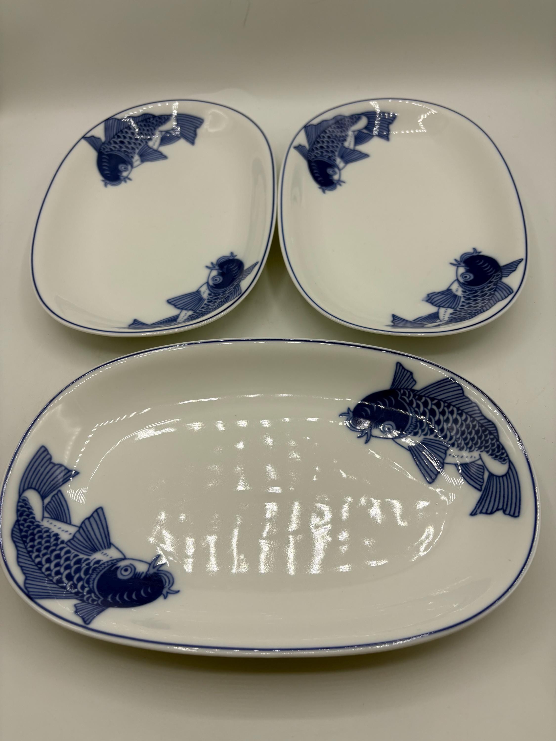 最終値下げ）鯉絵皿（右側）のみ plate carp