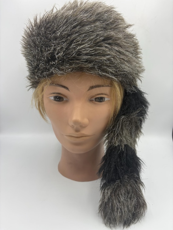 Faux Fur Raccoon Tail Hat: Daniel Boone Coonskin Trapper Style (Adult Size)