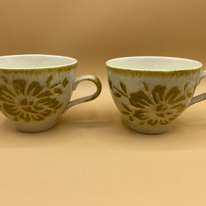 Set of 2 Vintage Damask Red Wing Stoneware Coffee Cups Ceramic Teacups Glaze Avocado Green Floral Design
