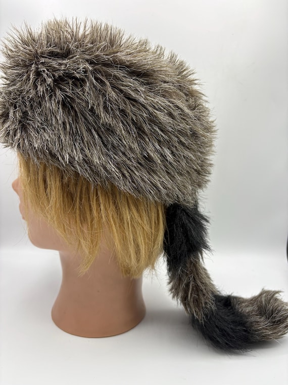 Faux Fur Raccoon Tail Hat: Daniel Boone Coonskin Trapper Style (Adult Size)